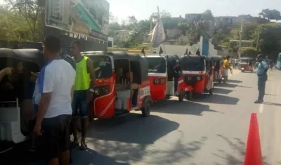 Motocarros inmovilizados.