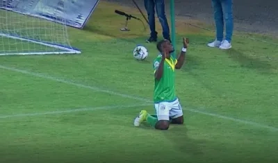 Diber Cambindo celebrando.