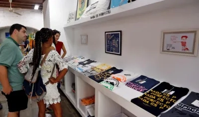 Clandestina, marca de ropa cubana.