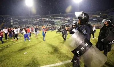 Desordenes en el Estadio Nacional de Tegucigalpa.