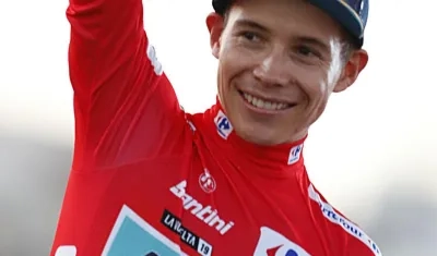 Miguel Ángel López se puso por primera vez la camiseta de líder de una grande. 