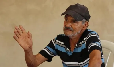 Jorge Manuel Torres, padre de Dimar Torres, mientras habla en entrevista con Efe.