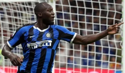 Romelu Lukaku debutó con gol en el equipo italiano.