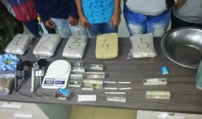 Droga y armas incautadas en Las Gardenias.