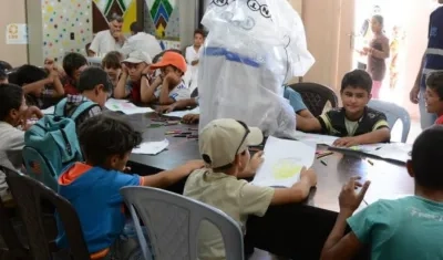 Solo un 63% de los niños refugiados reciben educación primaria.