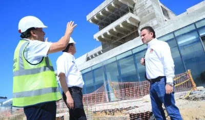 Luis Eduardo Gutiérrez (derecha), vicepresidente de la ANI.