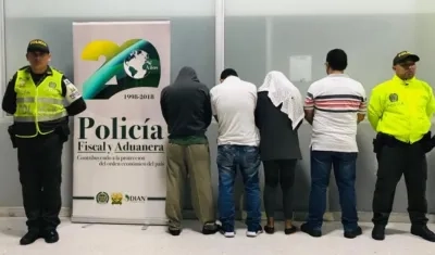 Los cuatro capturados en el operativo.