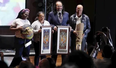 Clemencia Carabalí Rodallega (i), María Irene Ramírez Amaya (2i), Marco Romero (2d) y Ricardo Esquivias Ballestas 