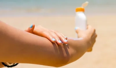 Asociación de Dermatólogos del Atlántico invita a protegerse del sol.