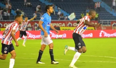 Germán Mera celebrando el gol de la victoria.