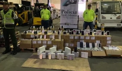 Los celulares incautados. 