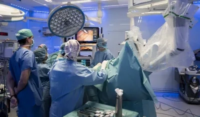 Paciente en medio de un trasplante de hígado.