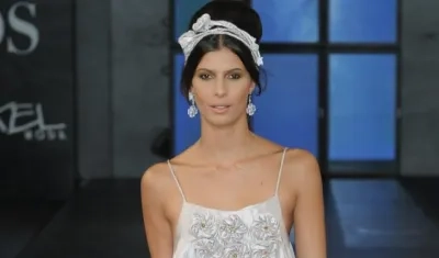 La modelo colombiana 'Toya' Montoya desfilando en Ixel Moda.