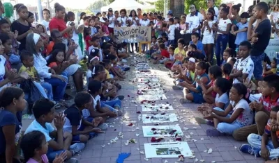 Alrededor de 800 personas se congregaron en el parque San Pio del barrio El Bosque.