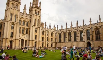 Universidad de Oxford.