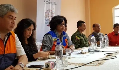  La Directora del Servicio Nacional de Gestión de Riesgos y Emergencias (SNGRE), Alexandra Ocles Padilla, en la reunión del Comité de Operaciones de Emergencia (COE)  por los incendios forestales.