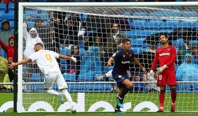 Karim Benzema celebra una anotación. 