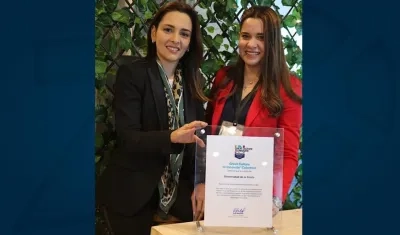 Directivas de Unicosta que recibieron el reconocimiento.