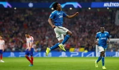 Juan Guillermo Cuadrado celebra su gol. 