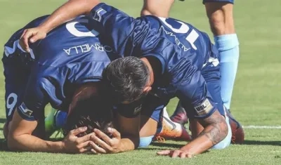 Darek Formella celebra el gol, con dedicatoria a su padre.