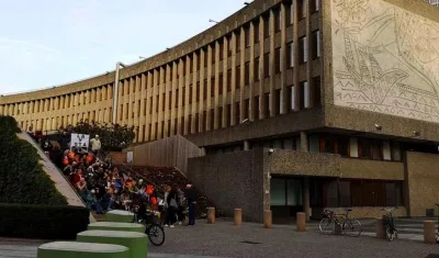 Edificio que contiene varios murales diseñados por Pablo Picasso será demolido en Noruega, preservando los murales.