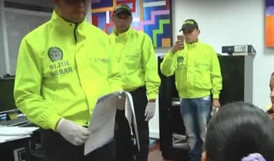 Allanamiento en las oficinas de Global Brokers al inicio de la investigación.