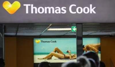 Un cartel publicitario de la empresa británica Thomas Cook.