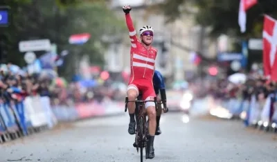 Mad Pedersen ganó la prueba de ruta y es el nuevo campeón mundial de ciclismo.