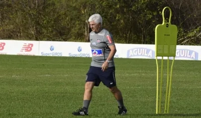 Julio Comesaña, técnico de Junior. 