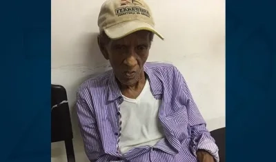 El hombre fue acogido por una mujer y su familia para que no pasara solo la noche de fin de año.