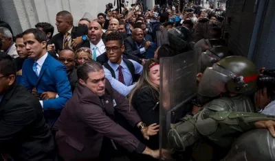 No dejaron entrar a Juan Guaidó.