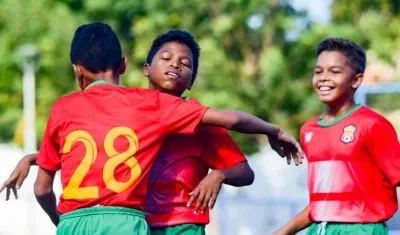 Jugadores del Barranquilla FC celebran un gol. 