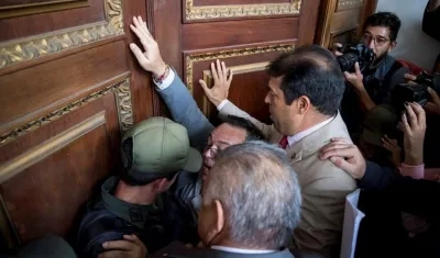 Momento del ingreso al Parlamento venezolano.