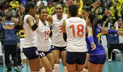 Las colombianas celebrando al final del partido.