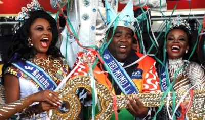 Los reyes del Carnaval Camila Aparecida da Silva y Djefferson Mendes da Silva.