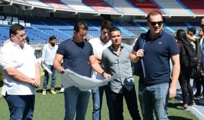 Gabriel Berdugo dialoga con Iván Novella. 