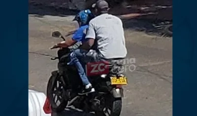 Los presuntos responsables huyendo tras el hecho.