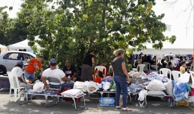 Damnificados atendidos en uno de los refugios.