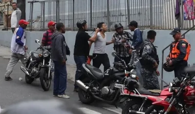 Los hombres armados.