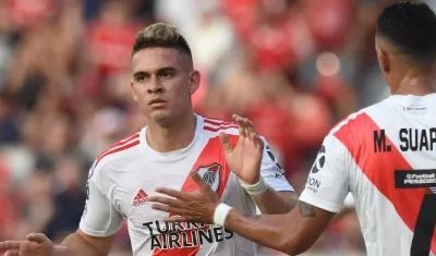 Rafael Santos Borré festejando.