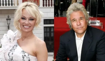 La actriz Pamela Anderson y el productor Jon Peters.