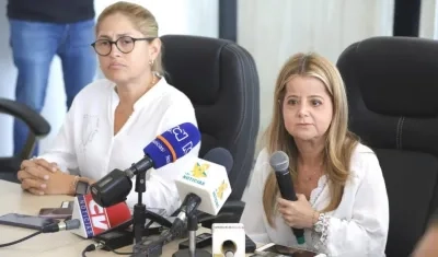 La secretaria de Salud, Alma Solano y la Gobernadora Elsa Noguera.