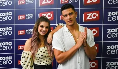 Los cantantes Daniela Legarda y Emilio Jaime.