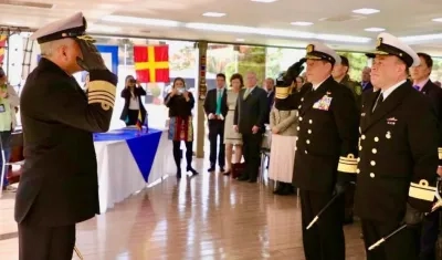 El Comandante de la Armada Nacional presidiendo la ceremonia de posesión.