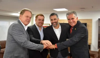 Ramón Jesurun, Iván Novella, Mario Alberto Yepes y Carlos Queiroz. 