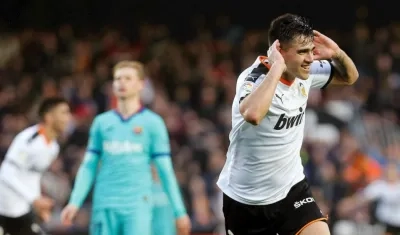 Maxi Gómez celebra el tanto del triunfo. 