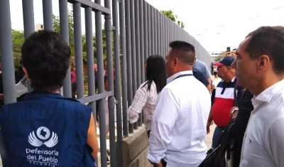 Las puertas cerradas para el rector (e) y la Defensora del Pueblo.