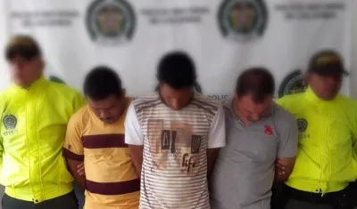 Los tres capturados fueron puestos a disposición de la Fiscalía.