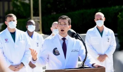 El médico Sean P. Conley ofrece una actualización sobre la condición de salud del presidente Donald J. Trump.