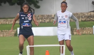 Jugadoras de Junior durante un entrenamiento. 